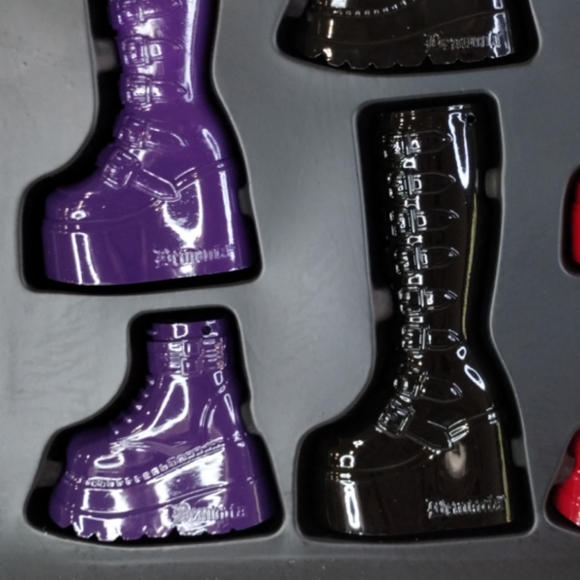 6 X Demonia Platform Boots Christmas Ornaments Gothic Gift Set - Picture 3 of 4